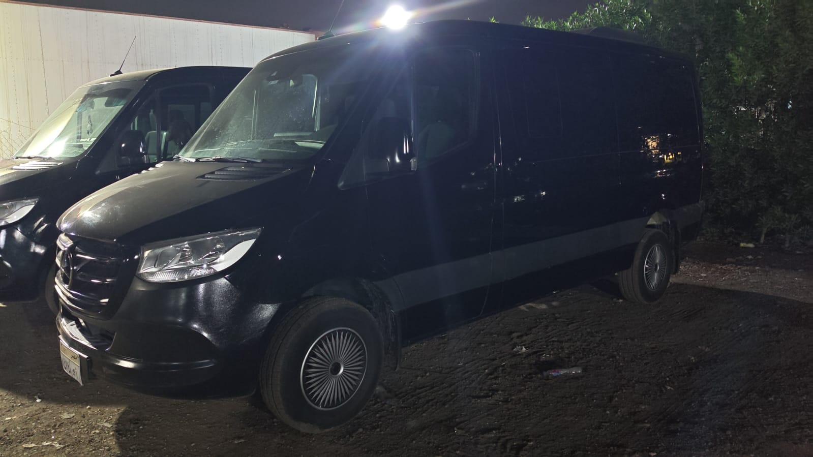 إيجار مرسيدس فيانو VIP بسائق في مصر